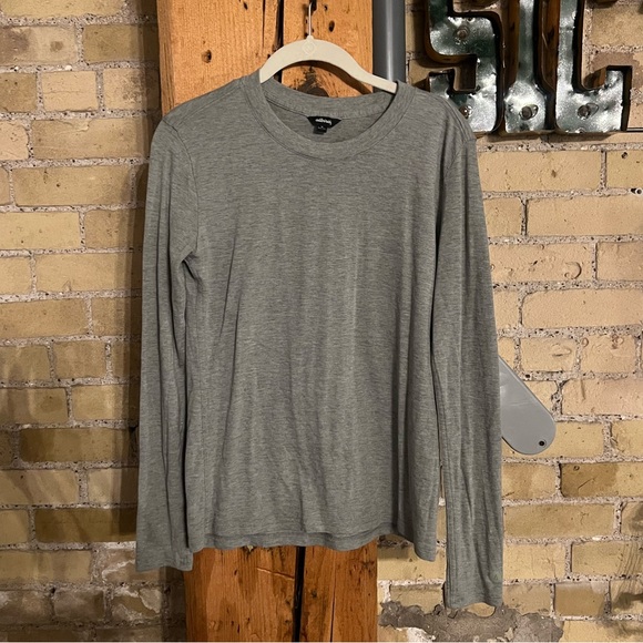 All Birds Sea Long Sleeve Tee in Medium Grey - Picture 8 of 9